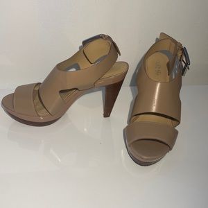 Michael Kors nude heel that are a size 8